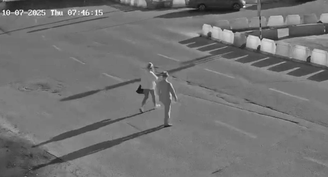 Новосибирцы рискуют жизнью, переходя дорогу в неположенном месте | Источник: ГКУ НСО «ЦОДД»