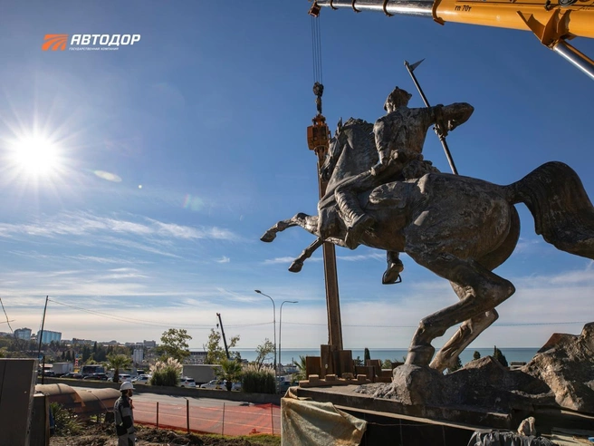 Памятник переносить не будут  | Источник: russianhighways.ru