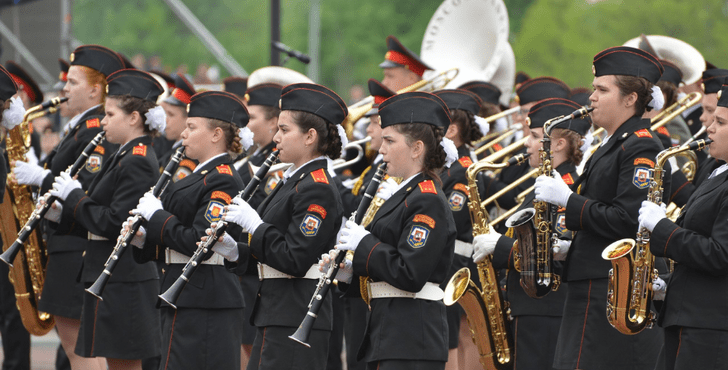 Как стать солдатом: 5 крутых военных школ для девочек