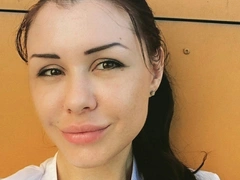 «Приходи в гости, пока я жива»: зачем лже-доктор Алена Верди писала из СИЗО своей искалеченной пациентке