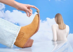 Ковбойские сапоги: как выглядит самая модная обувь осени и с чем ее носить