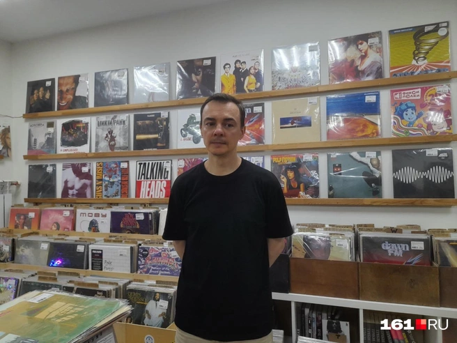 Владелец магазина Максим Бондарев  | Источник: Ксения Сухоленко / 161.RU