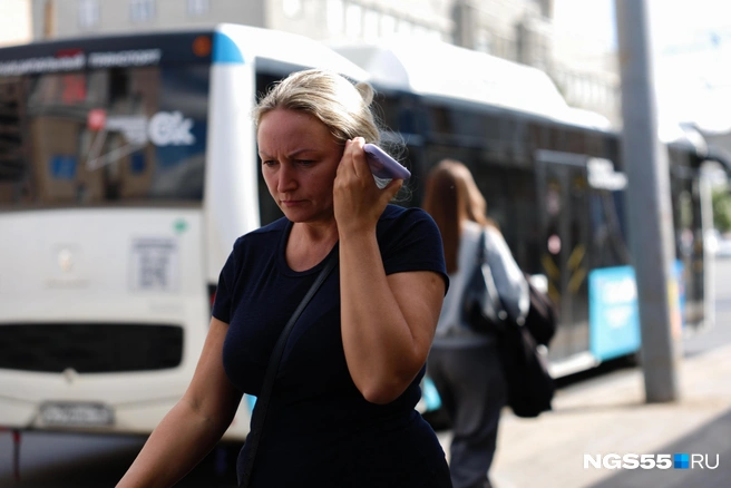 Лучше не поднимайте трубки с незнакомых номеров | Источник: Евгений Софийчук / NGS55.RU