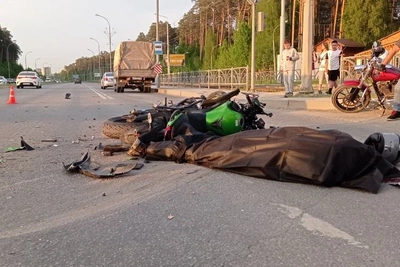 Видео смертельной аварии байкера и Газели в Академическом