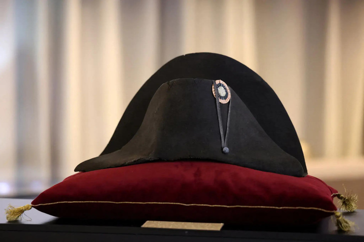 Шляпа Наполеона продана за рекордные 2,1 миллиона долларов