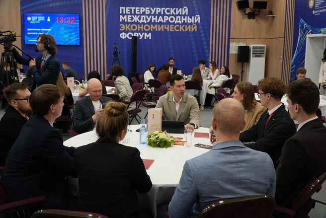 В ходе Молодёжного дня ПМЭФ-2025 прошли экспертные и интерактивные сессии | Источник: пресс-служба Росмолодежь.Предпринимай