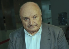 Вдова Жванецкого о трудностях его позднего отцовства: «У Мити адекватного общения с папой было лет семь»