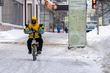 Россияне рыдают от вирусного видео с курьером: что их так тронуло?