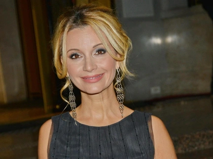 Отдельный гардероб под сумки, спа-центр, кинотеатр и винный погреб: Ольга Орлова показала шикарный ремонт