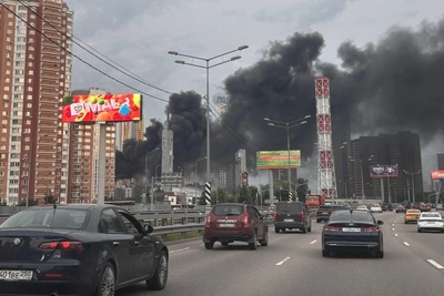 В подмосковном ТЦ «Терабит» вспыхнул мощный пожар