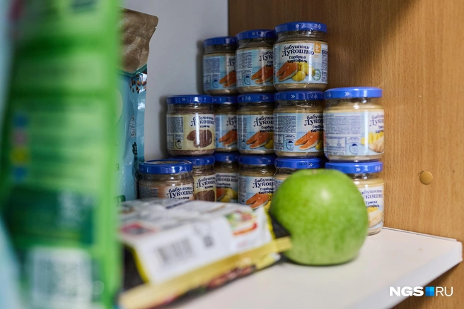 Питание у ребенка тоже особенное и стоит немало | Источник: Александр Ощепков / NGS.RU