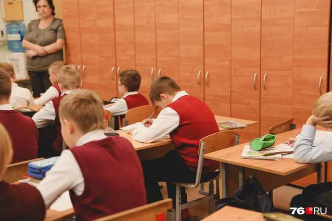 Уроки лбществознания урезали в средней школе | Источник: Алена Косточкина / 76.RU