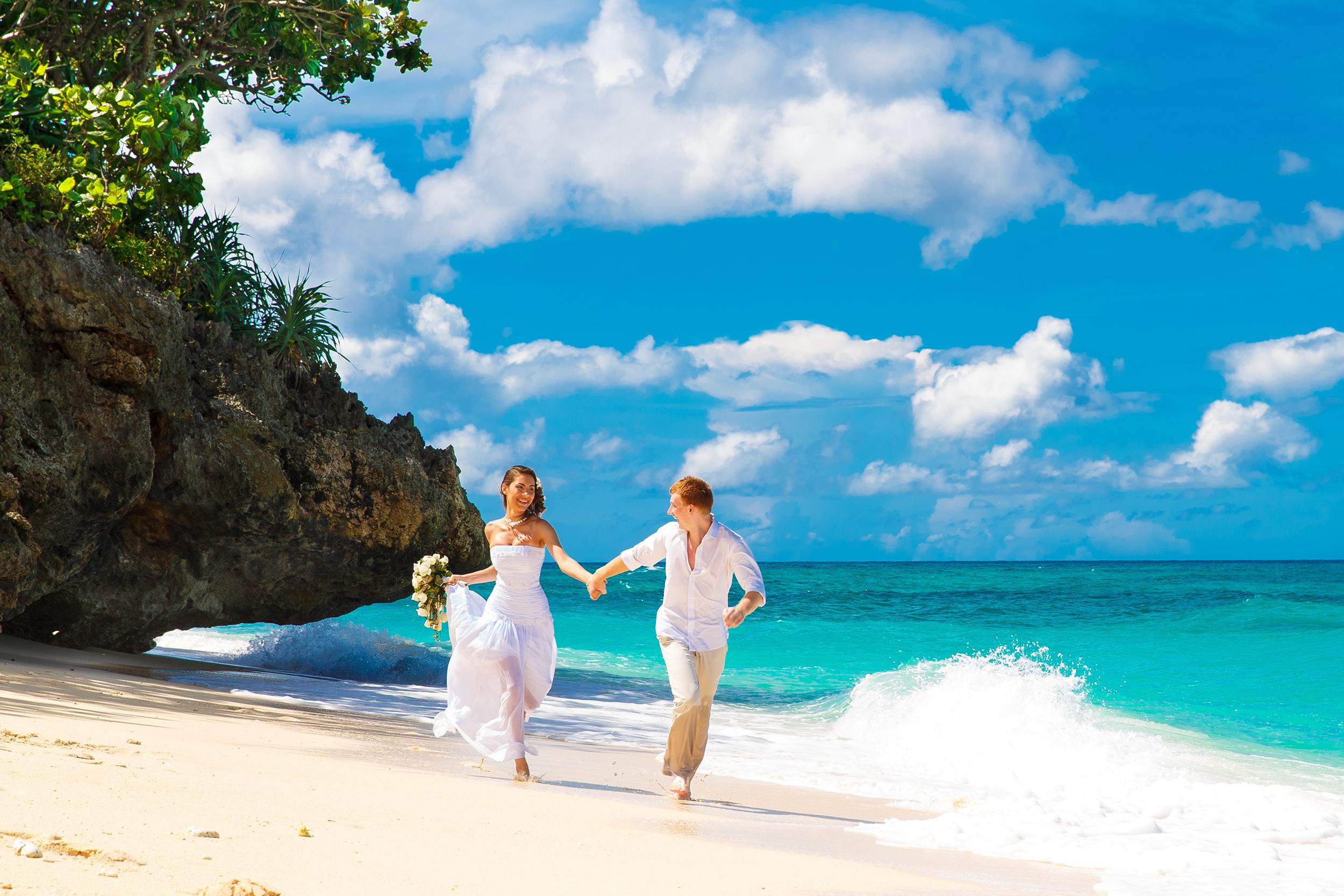 Свадьба на Мальдивах: звездные истории, лучшие пляжи и самые красивые платья