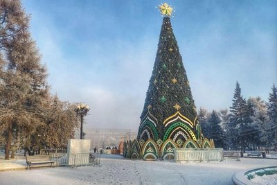 Иркутск к Новому году: без фейерверка и ледового городка