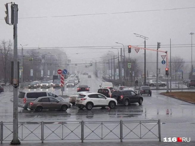 Левый поворот отменили из-за участившихся случаев ДТП на этом перекрестке | Источник: Лина Саитова / 116.RU