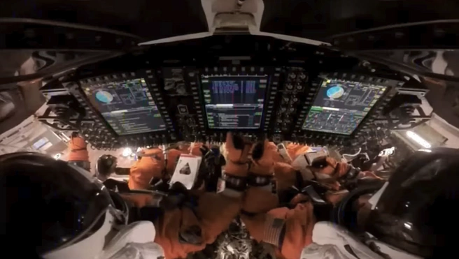 Астронавты надели скафандры перед входом в атмосферу | Источник: NASA