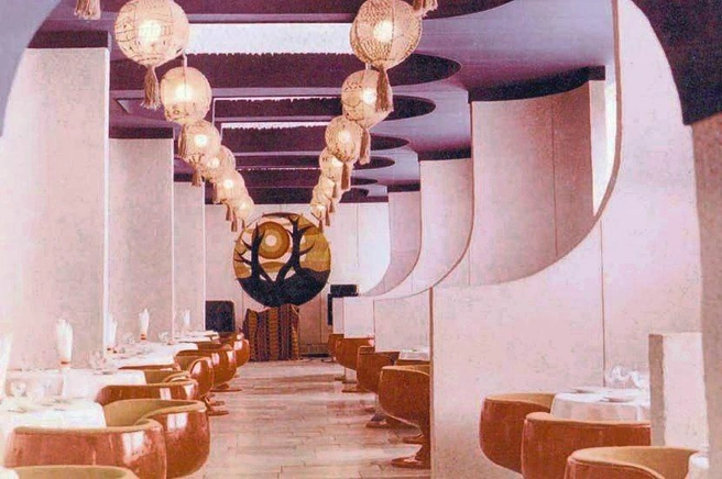 Интерьер торгового зала кафе «Романтики», 1984 год | Источник: Юрий Субботин