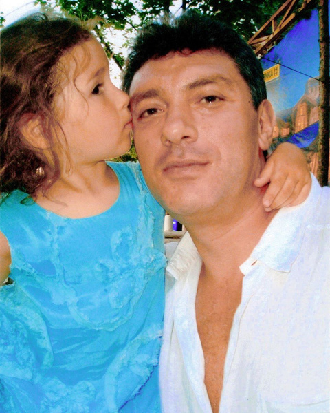 После неудачного брака 20-летняя дочь Бориса Немцова вновь вышла замуж