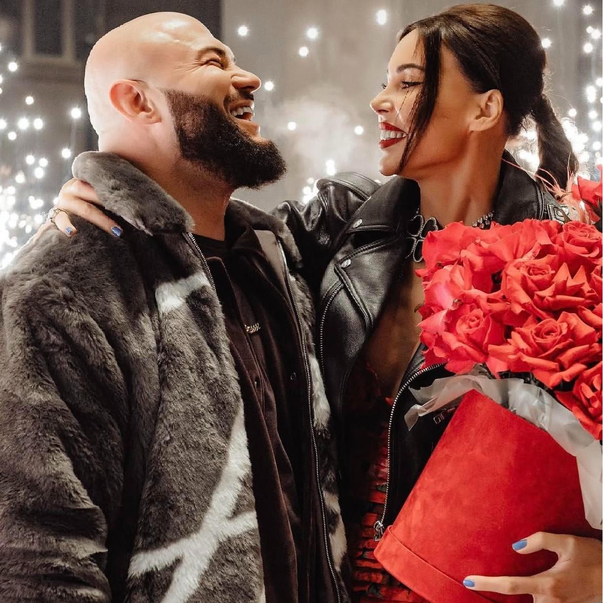 «Больно и горько. Я не знаю, как быть одной»: Оксана Самойлова рыдает после развода с Джиганом