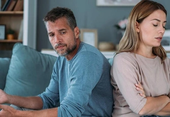 10 фраз-манипуляций, которые разрушают отношения быстрее, чем измена