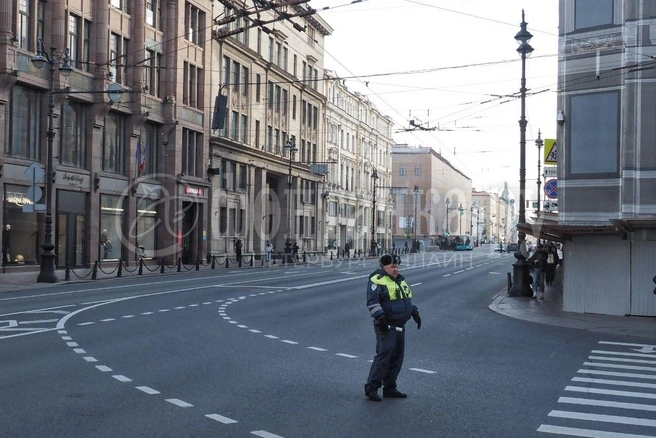 В центре Петербурга плотно, на Невском пробка в 9 баллов | Источник: Михаил Огнев / FONTANKA.RU