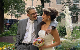 Моргенштерн появился на своей свадьбе в платье невесты с подвязкой: фото