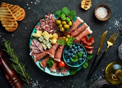 Выбросить сразу: 11 продуктов, которые вызывают целлюлит — и вы их тоже едите
