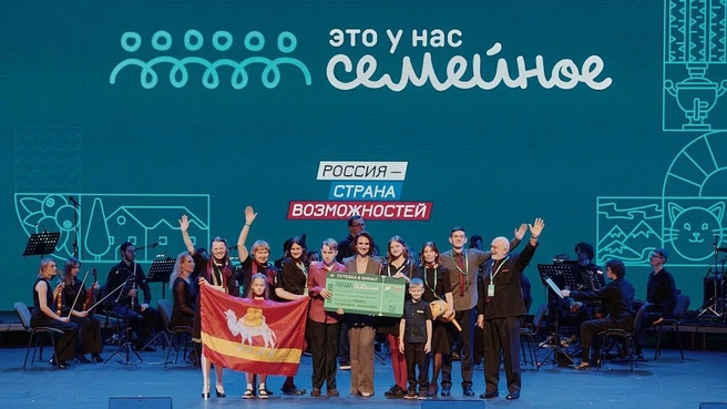 Семьи региона показали свои навыки в спортивных, интеллектуальных и творческих заданиях | Источник: пресс-служба правительства Челябинской области