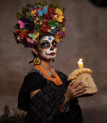 Почему в Мексике отмечают День мертвых и как наряжаются к этому празднику