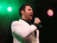 «Боялась, что в школе начнут травить из-за суицида»: почему вдова Евгения Кунгурова сменила фамилии его детям