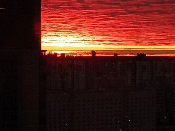 На Северо-Западе небо вспыхнуло пёстрыми красками | Источник: читатель 74.RU