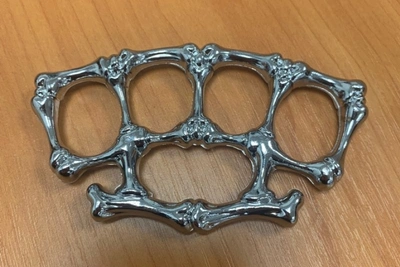 На вокзалах ЗабЖД изъяли десятки опасных предметов