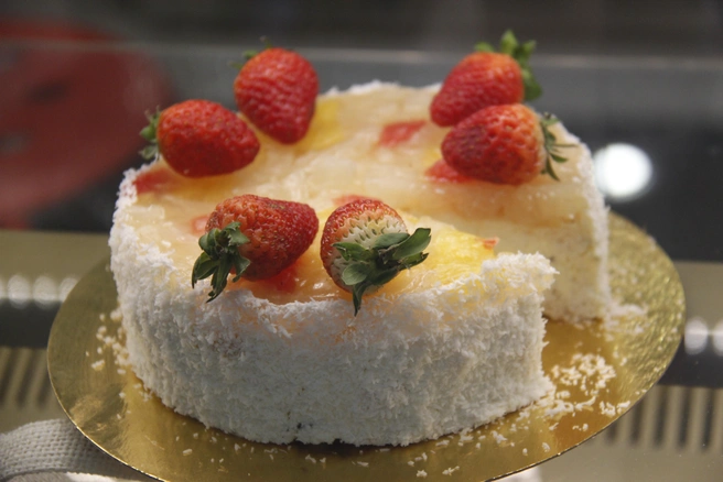 С тортами аккуратнее: на толстой кобыле далеко не уедешь, и клубника не спасет | Источник: Станислав Соколов / NGS.RU