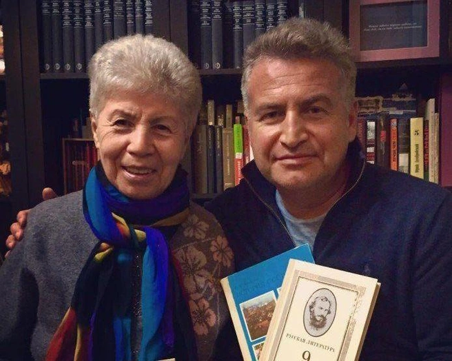 Агутин называет маму своим морем любви и тепла. Теперь любви и тепла стало меньше | Источник: Леонид Агутин / T.me