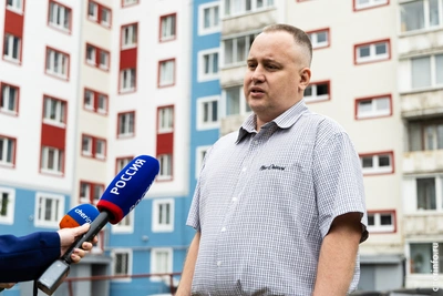 В Череповце завершают ремонт фасада десятиэтажки у Ягорбы