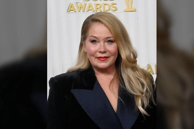 Кристина Эпплгейт прикована к постели из-за болезни