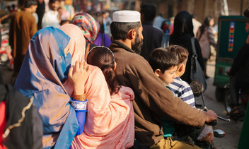 Самый многодетный папа: как живет пакистанец, у которого родился 60-й по счету ребенок