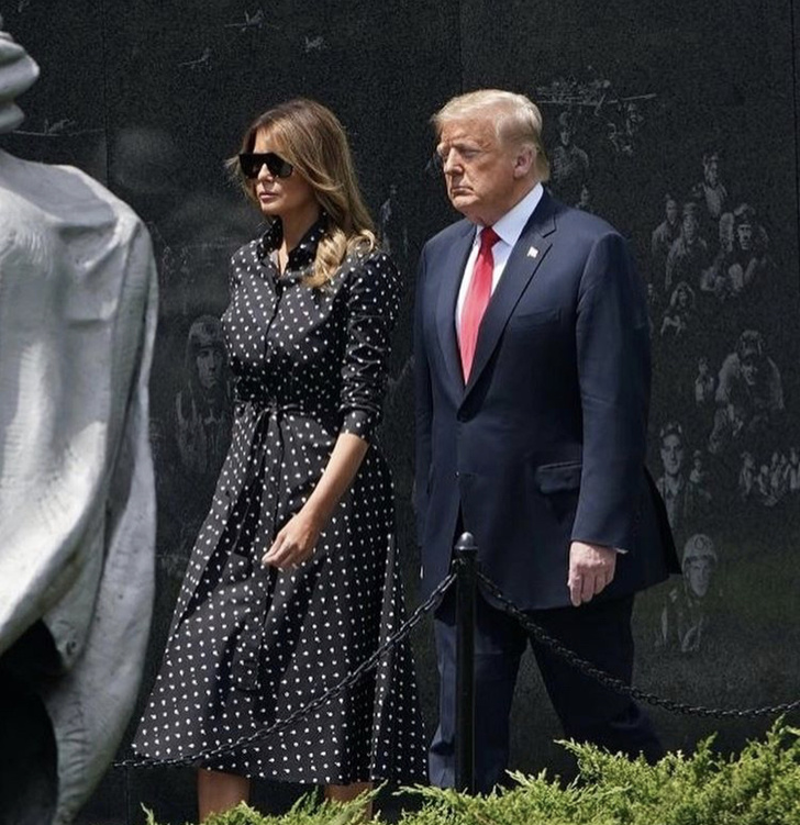 Что общего у Мелании Трамп и королевских особ? Ответ: платье