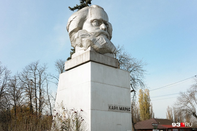 Так этот бюст выглядит сейчас | Источник: Дарья Паращенко / 93.RU