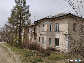 В них привлекает внимание выступ, похожий на балкон | Источник: Дарья Кливенкова / CHITA.RU