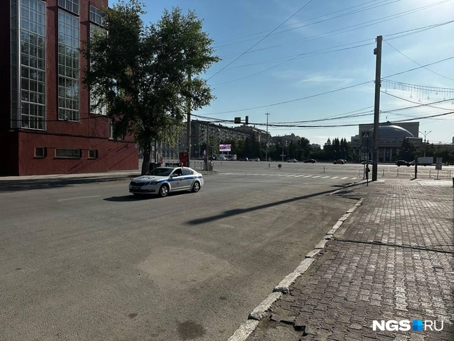 На месте дежурит ДПС | Источник: Павел Пешков / NGS.RU