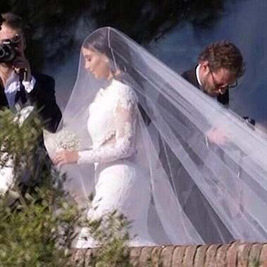Прекрасная невеста Ким Кардашьян в платье от Givenchy