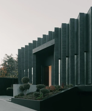 Дом без забора: проект Inverted House на холмах Тбилиси