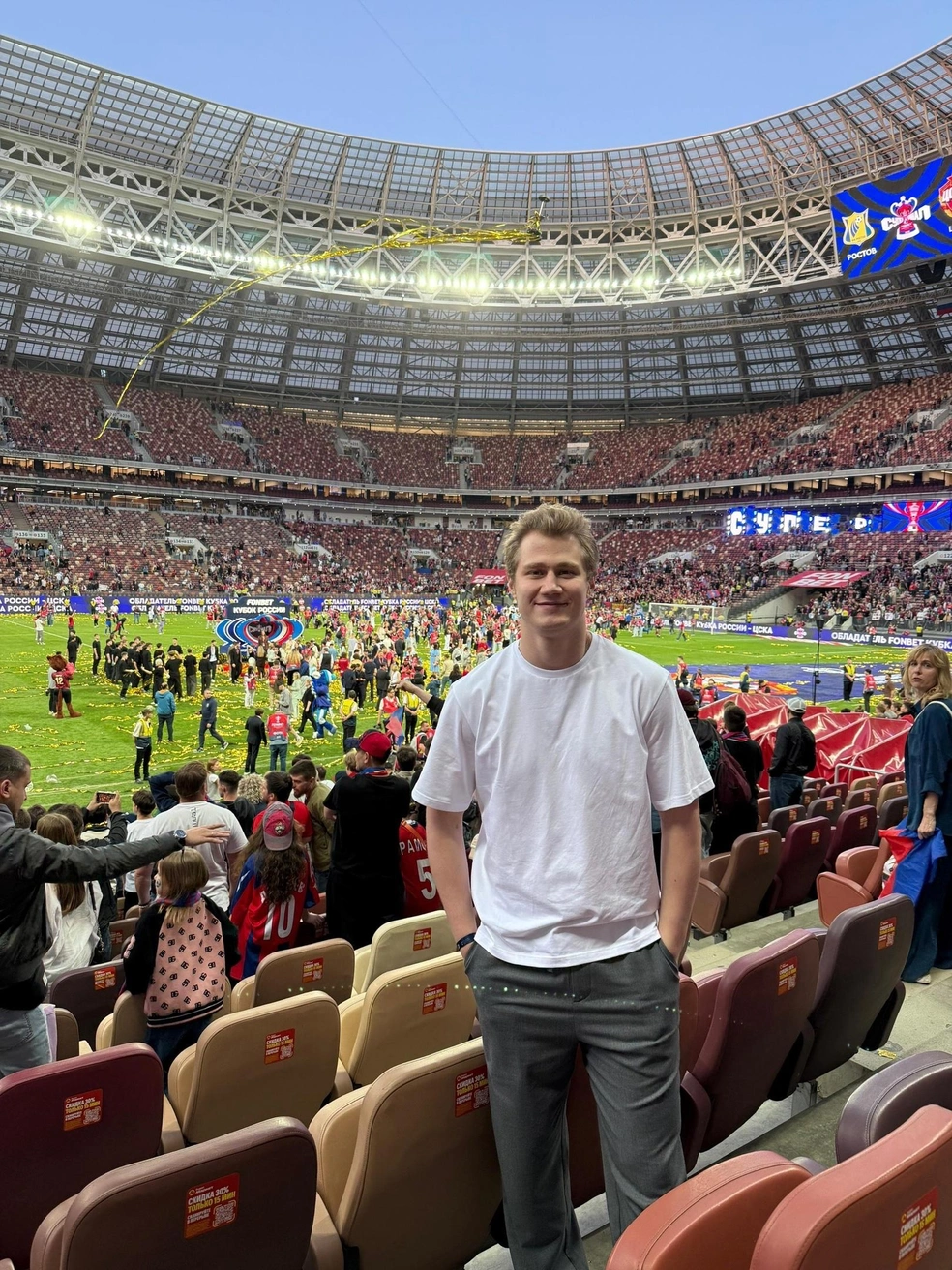 Спортсмен побывал на футбольном мачте  | Источник: Максим Березкин 