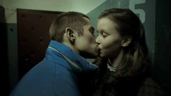 Дочь Пересильд об откровенных сценах в сериале «Слово пацана»: «Это был первый в моей жизни поцелуй»