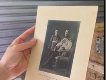 Блогер из Австралии нашла в сарае чемодан Louis Vuitton и узнала, что ее прапрадед — помощник Николая II