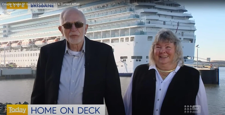 Марти и Джесс Ансен из Австралии провели на борту круизного лайнера Coral Princess более 15 месяцев. | Источник: A Current Affair