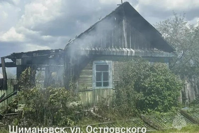 В Шимановске при пожаре в деревянном доме погиб мужчина