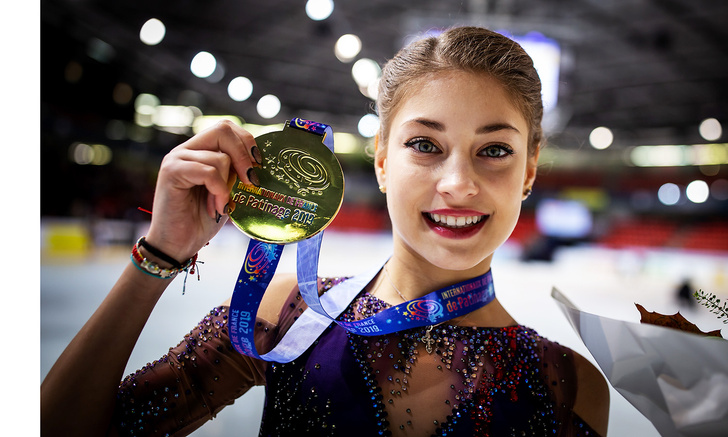 Гран-конфуз: золотой медалью российской фигуристки на этапе Гран-при наградили американку (видео)