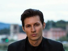 «Уехал и не собирается возвращаться»: Павел Дуров просит не называть его российским миллиардером
